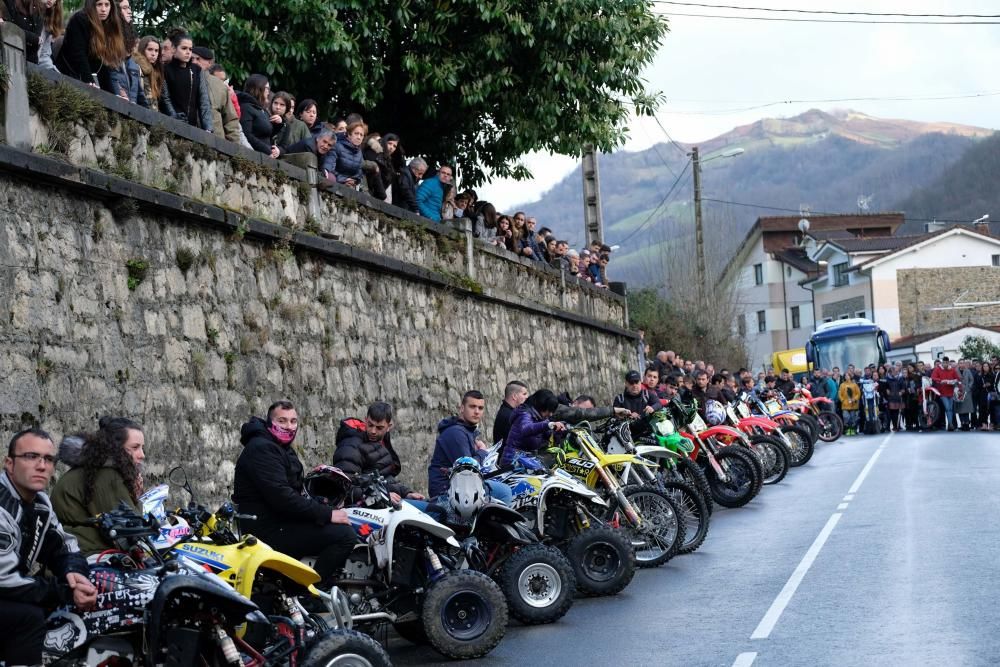 Funeral en Cabañaquinta por Enol Megido