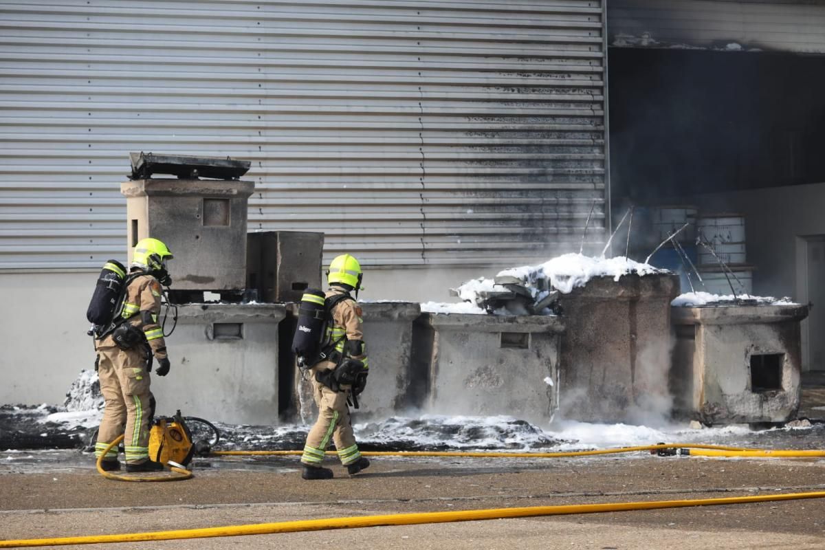 Incendio en una nave de Plaza