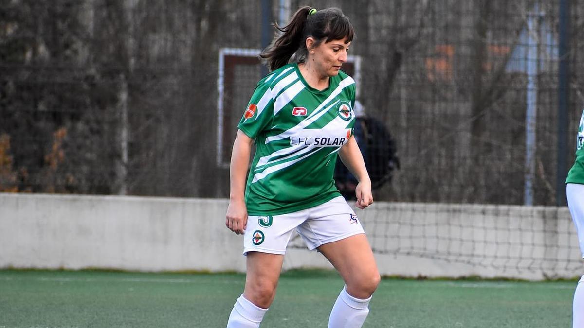 El miracle de la gironina Jèssica Álvarez: de sobreviure a una caiguda de pònting a ser la futbolista més veterana de Catalunya