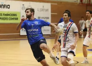 Traspié del Confía Base Oviedo Balonmano: cae ante Alicante y está en puesto de promoción de descenso (24-27)