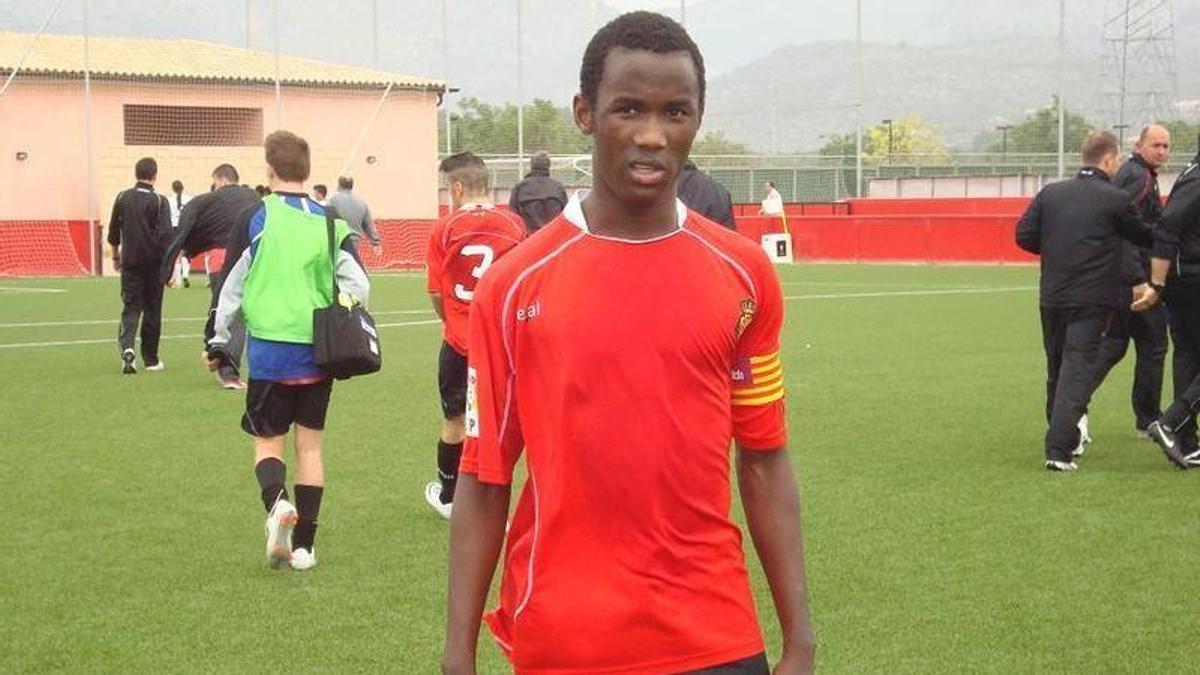 Fabrice Olinga, durante su etapa en el cadete del Mallorca.