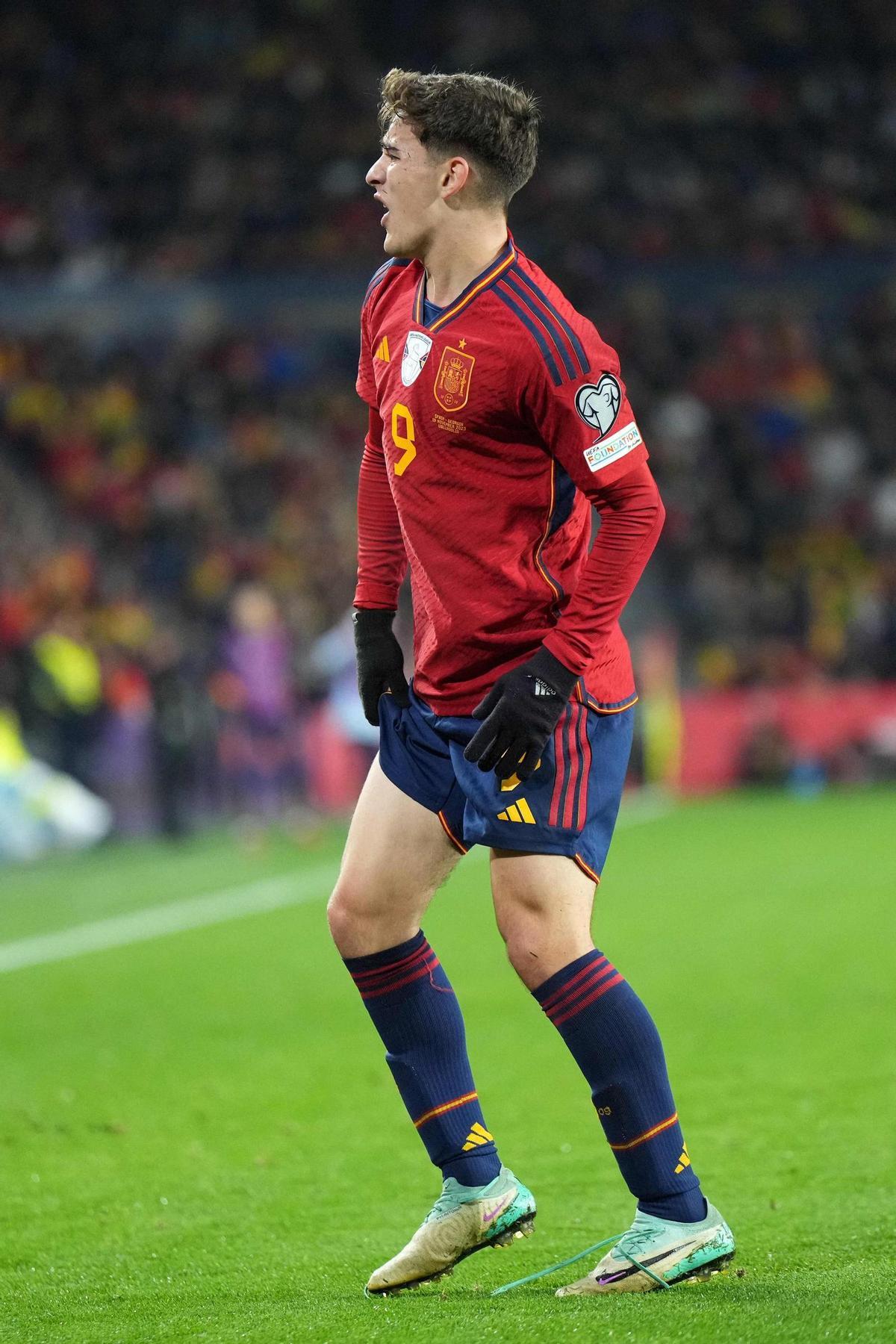 Lo que ningún culé quiere ver: Gavi, abatido tras su grave lesión en la rodilla