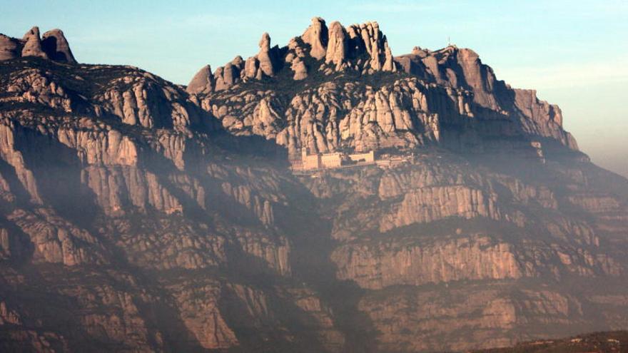 Pla general de la Muntanya de Montserrat on es pot veure el Monestir.