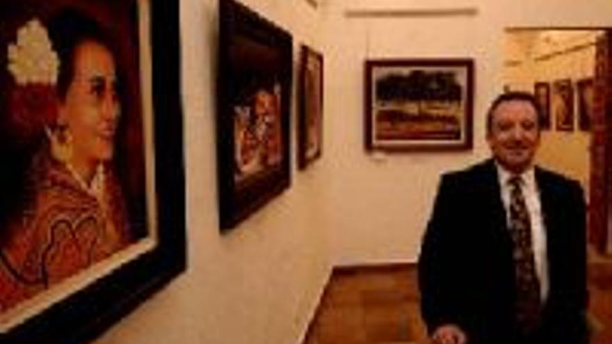 El pintor Valle defiende la capitalidad cacereña en su nueva exposición