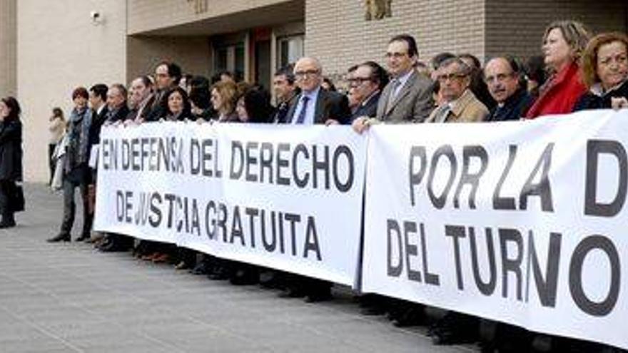 Los abogados de Castellón protestan por los recortes del turno de oficio