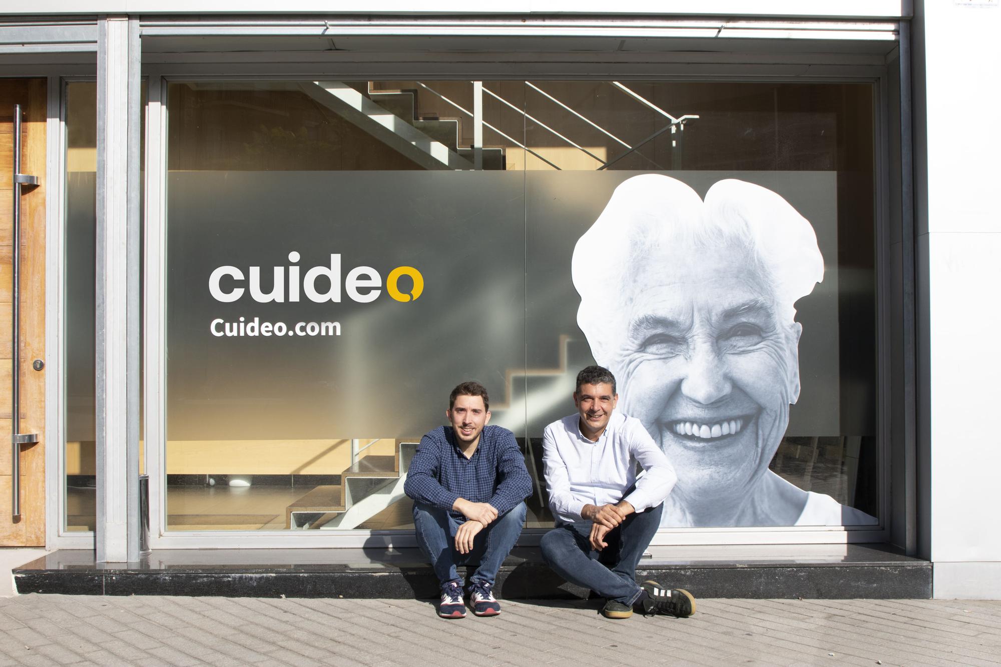 Los fundadores de Cuideo, Adrià Buzón y Roberto Valdés