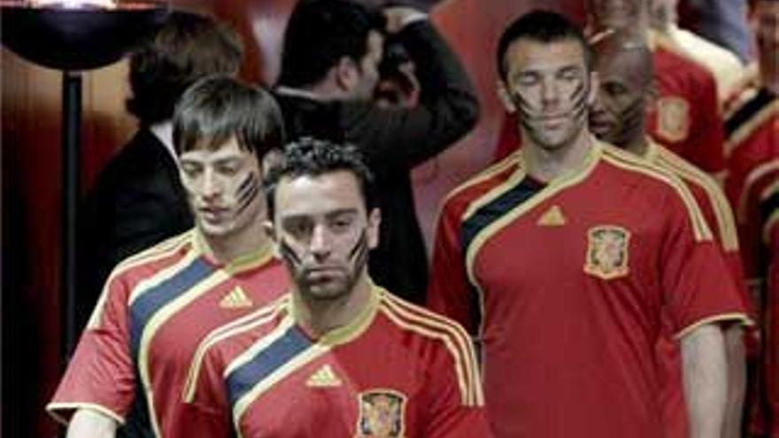 España presenta su nueva camiseta para la Copa Confederaciones
