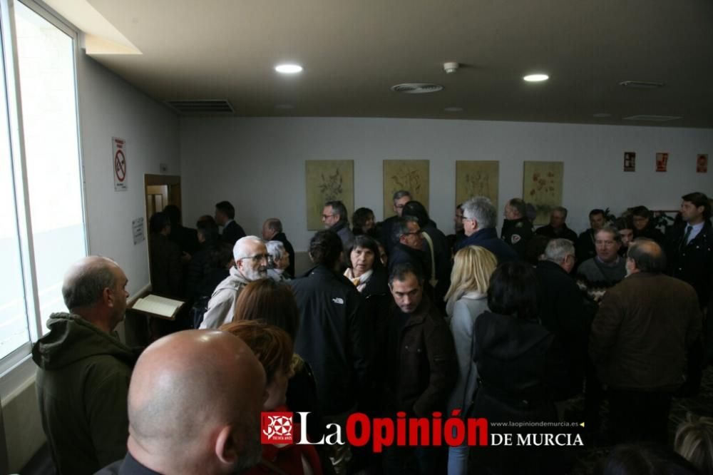 Familiares y amigos dan el último adiós a José Antonio Pujante en el tanatorio Lázaro de Lorca