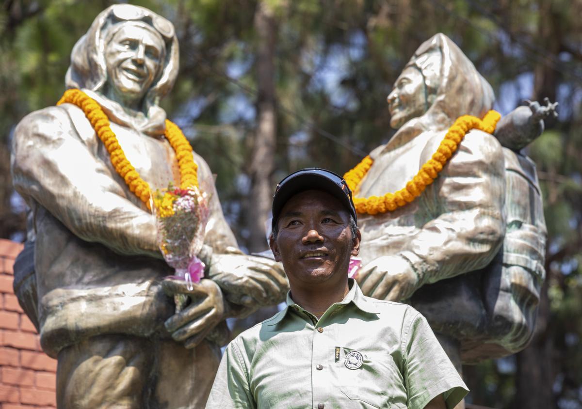 Nepal celebra el Día Internacional del Monte Everest