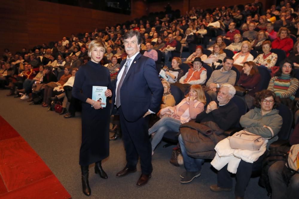 La conferencia de Urra reunió a gran número de asistentes // Alba Villar