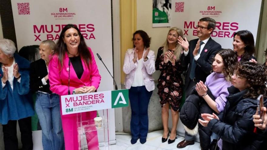 Loles López, durante su intervención en el acto ‘Mujeres por bandera’.