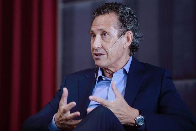 Jorge Valdano critica el fútbol actual: "Ahora se ha mecanizado mucho, a los diez minutos ya sé qué partido estoy mirando y, si en ese partido no ocurre algo, lo miro haciendo un sudoku y me puedo distraer perfectamente"