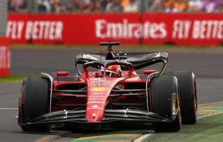 Leclerc logra la pole en Australia, con doble decepción para Sainz y Alonso
