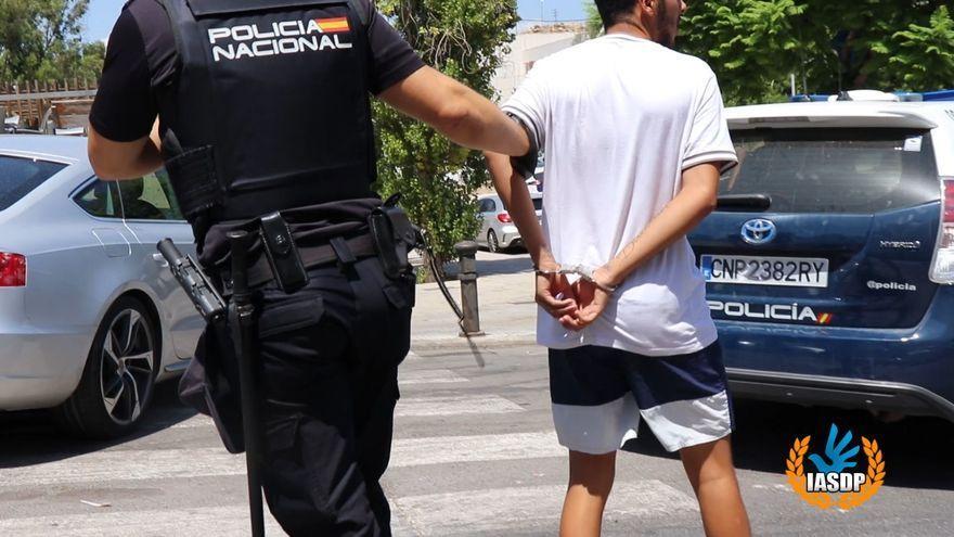 La policía detiene a cuatro personas tras un tiroteo con un herido en la Zona Norte de Alicante.