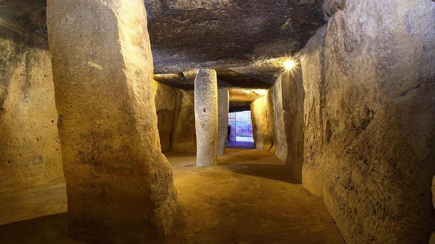 Una imagen del interior de los dólmenes.