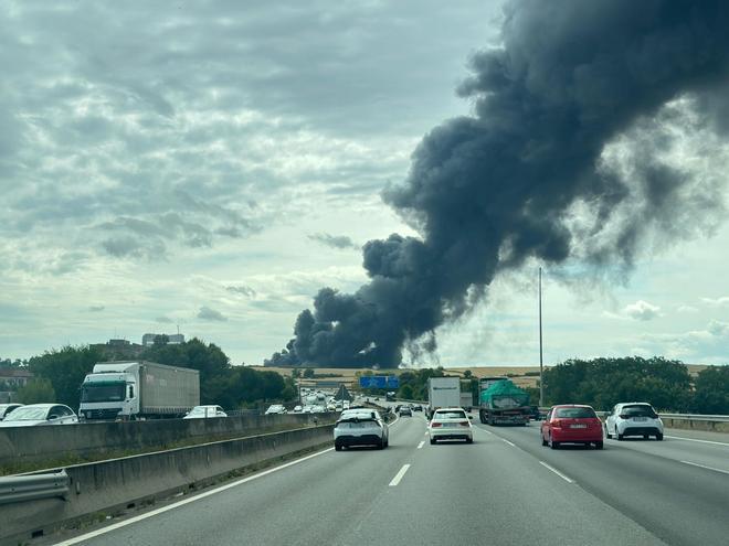 Declarat un incendi a la planta de Montesa Honda a Santa Perpètua de  Mogoda
