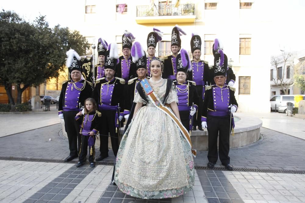 Beatriz Díaz con los granaderos de toda la vida