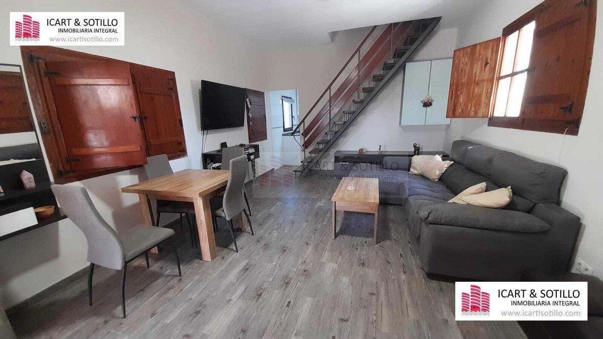 Galería de imágenes: Casa con piscina en venta en Vinaròs: una propiedad urbana con gran parcela y descuento de 15.000 euros