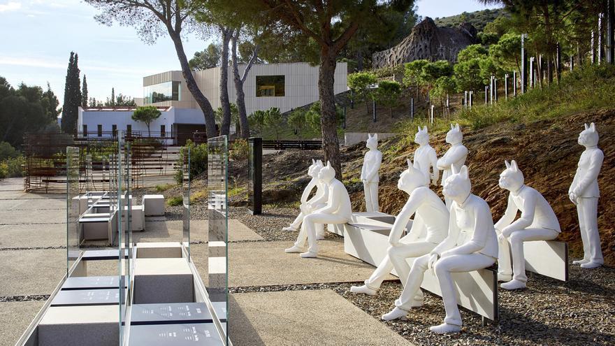 La escultura en homenaje a los diferentes equipos que trabajaron en El Bulli.