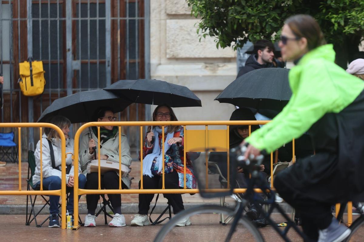 Así se prepara la mascletà del 7 de marzo de las fallas de València.