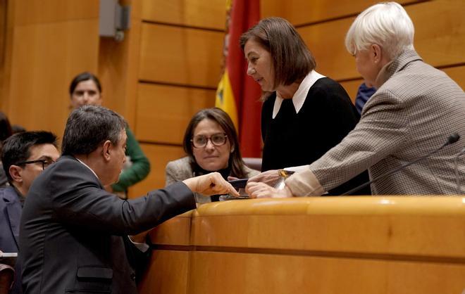 El Pleno del Congreso debate y vota los decretos anticrisis, en imágenes