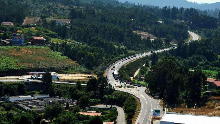 La Circunvalación Norte une Carril y las parroquias de Baión (Vilanova) y Godos (Caldas). // Iñaki Abella