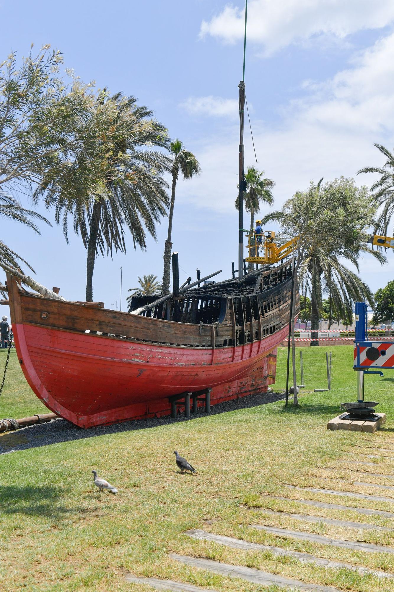 Arde la réplica de 'La Niña' en el Parque de Santa Catalina