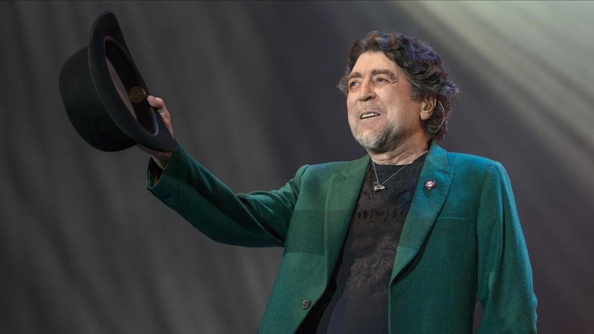 Joaquín Sabina, en el escenario del Palau Sant Jordi de Barcelona, en diciembre del 2014.