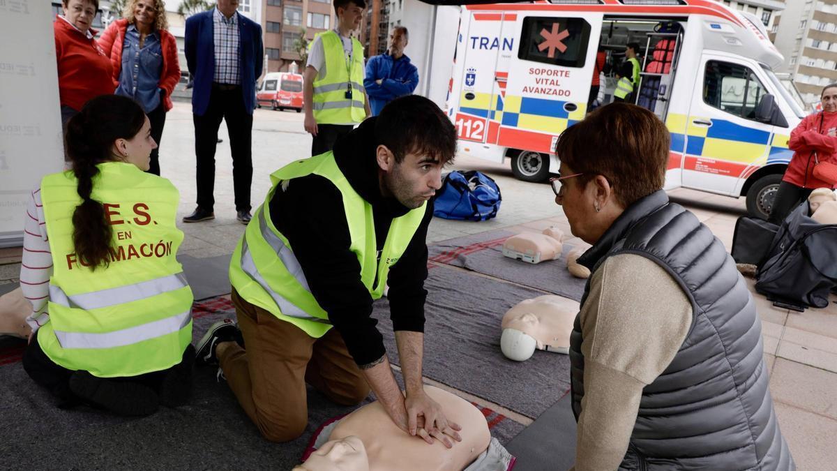 Una práctica de emergencia cardiovascular en Gijón