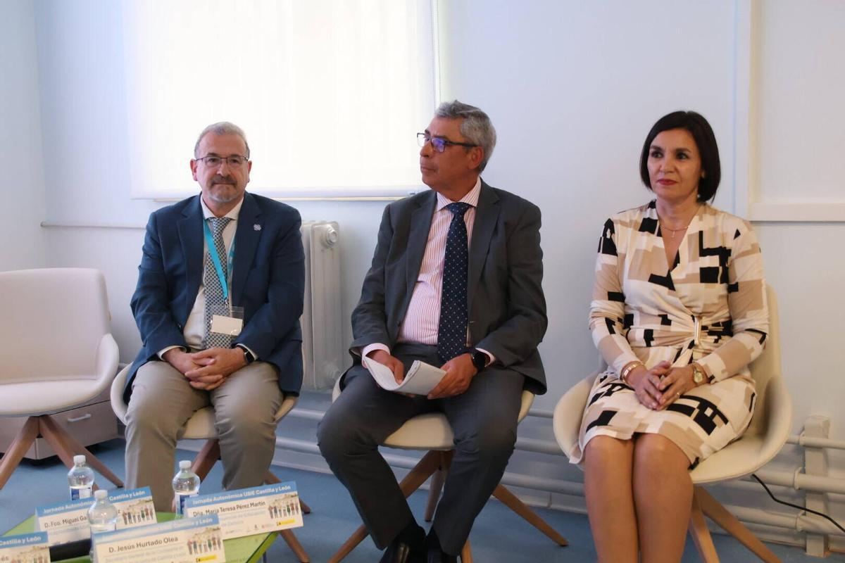 El secretario general de la Consejería de Educación, Jesús Manuel Hurtado, asiste a las IV Jornadas Formativas de USIE Castilla y León