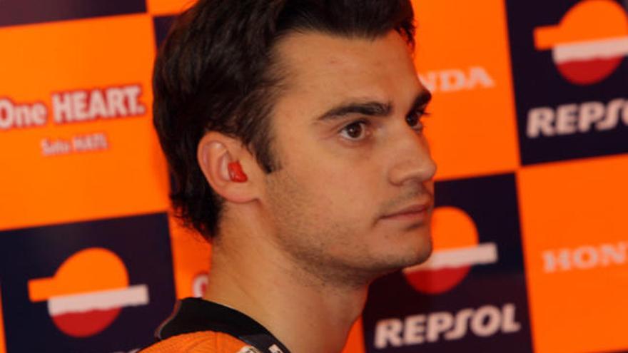 Pedrosa se fractura la clavícula derecha tras una caída