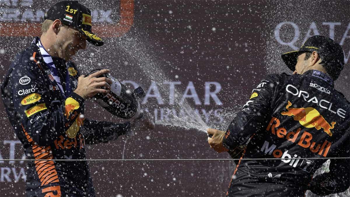 Verstappen y Pérez, en el podio