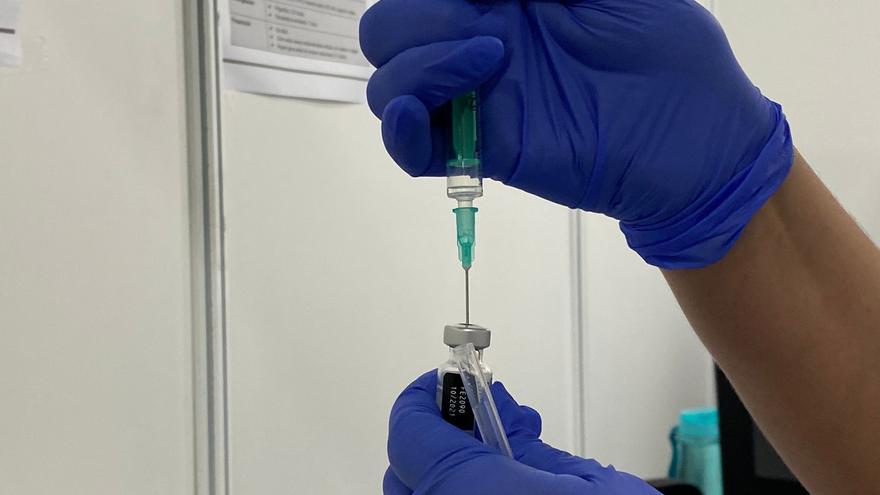 Canarias vacuna contra la Covid-19 a extranjeros residentes sin tarjeta sanitaria