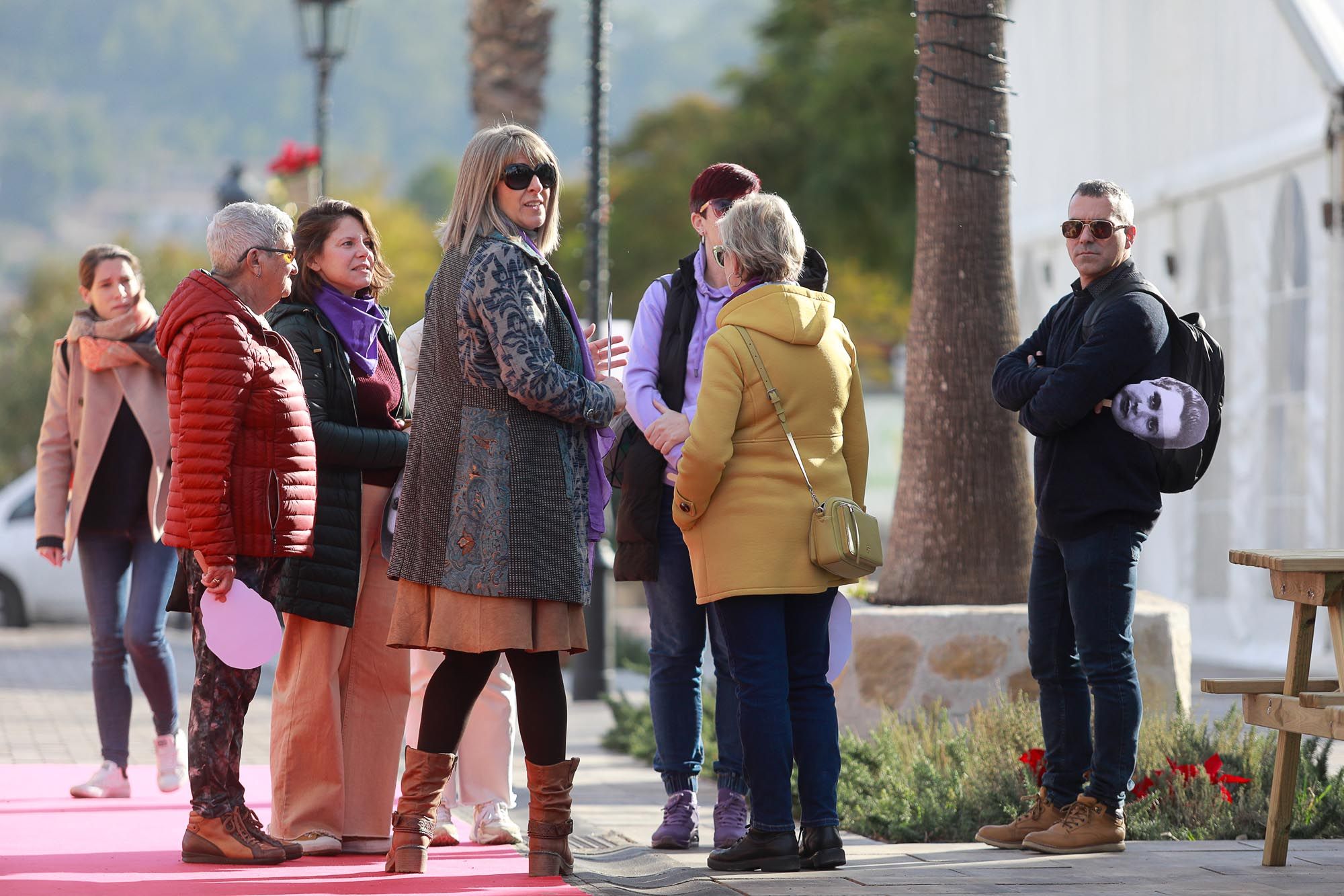 Protesta feminista a las puertas del Ayuntamiento de Sant Josep