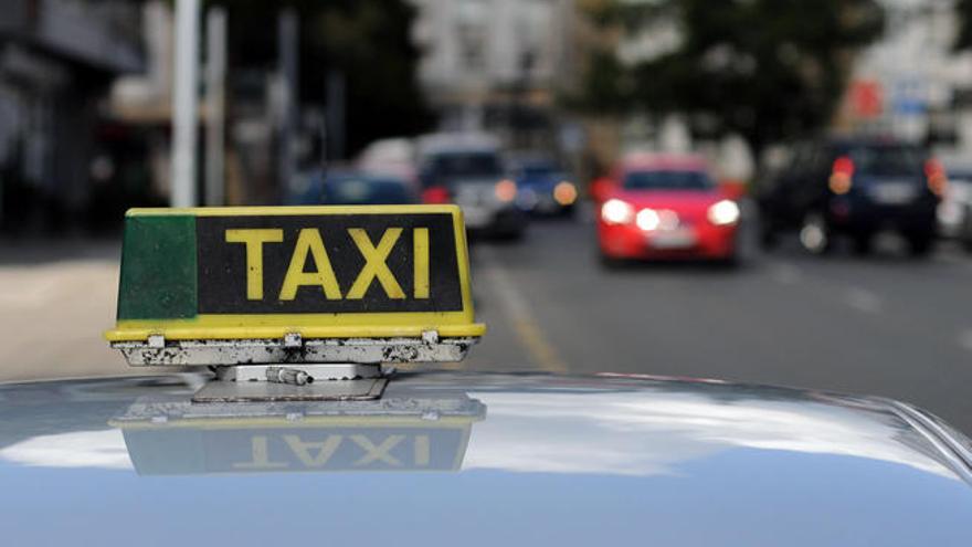 Los taxistas, contra Uber // Bernabé/Javier Lalín