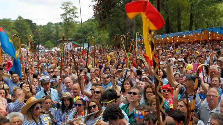 Participantes en la fiesta de San Timoteo, el año pasado, en Luarca.