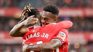 Nico Williams junto a su hermano Iñaki, ambos jugadores del Athletic Club