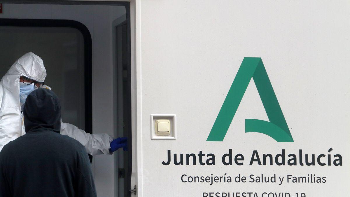 Cribado masivo en la barriada de La Luz, en la capital, la pasada semana.