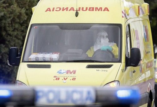 Ambulancia llegando al Hospital Carlos III de Madrid