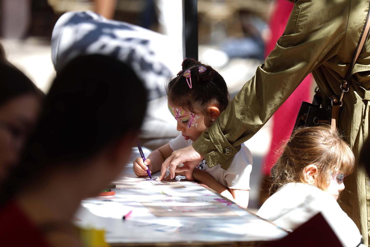 Así se divierten los niños en la Ibiza Medieval