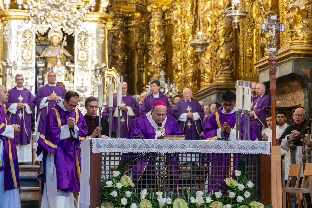 Santiago se despide del papa Francisco con una misa funeral en la Catedral