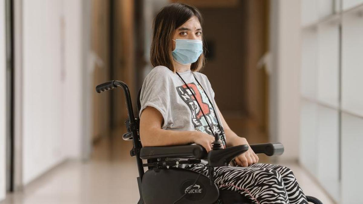 Estela Merino, en un pasillo del hospital.