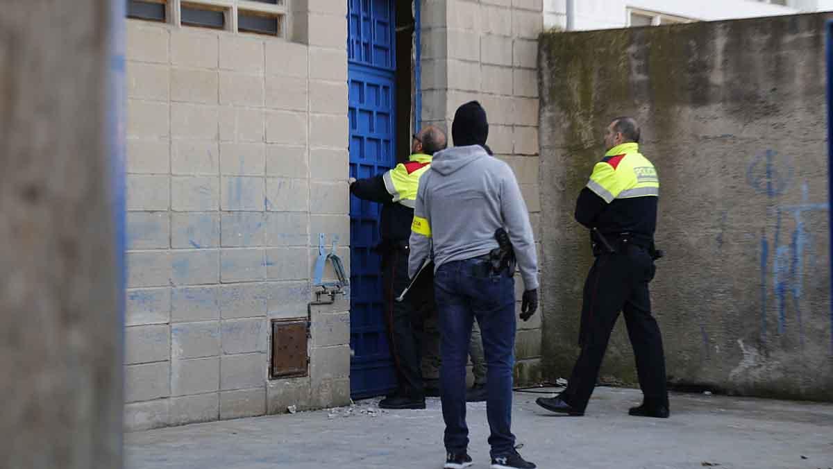 En el transcurs d’aquesta operació s’estan fent una quinzena d’entrades i registres a Barcelona i la seva àrea metropolitana.