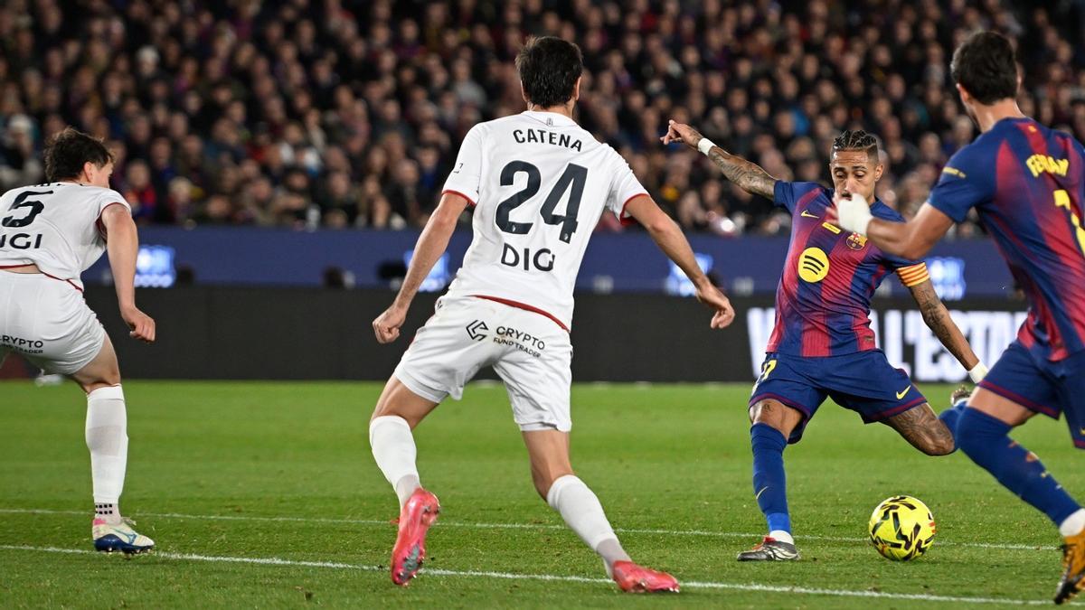 Raphinha lanza el zurdazo del 1 0.