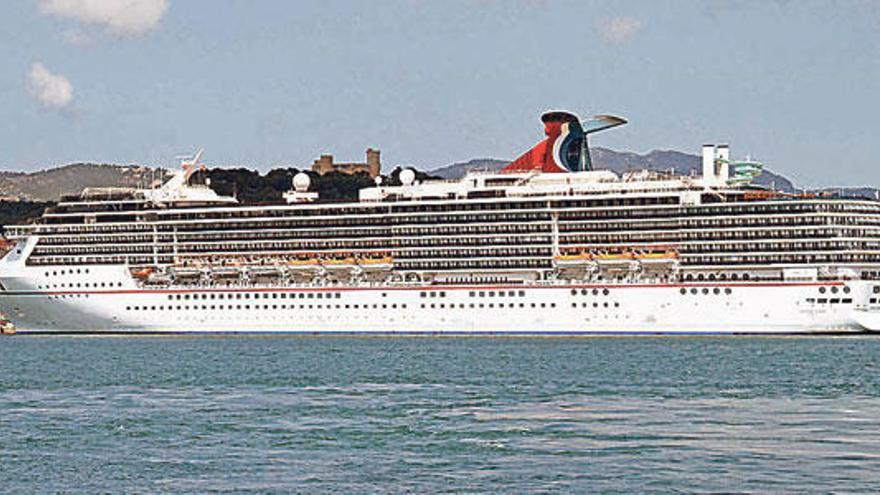 El crucero trajo ayer a Palma más de 2.000 pasajeros.