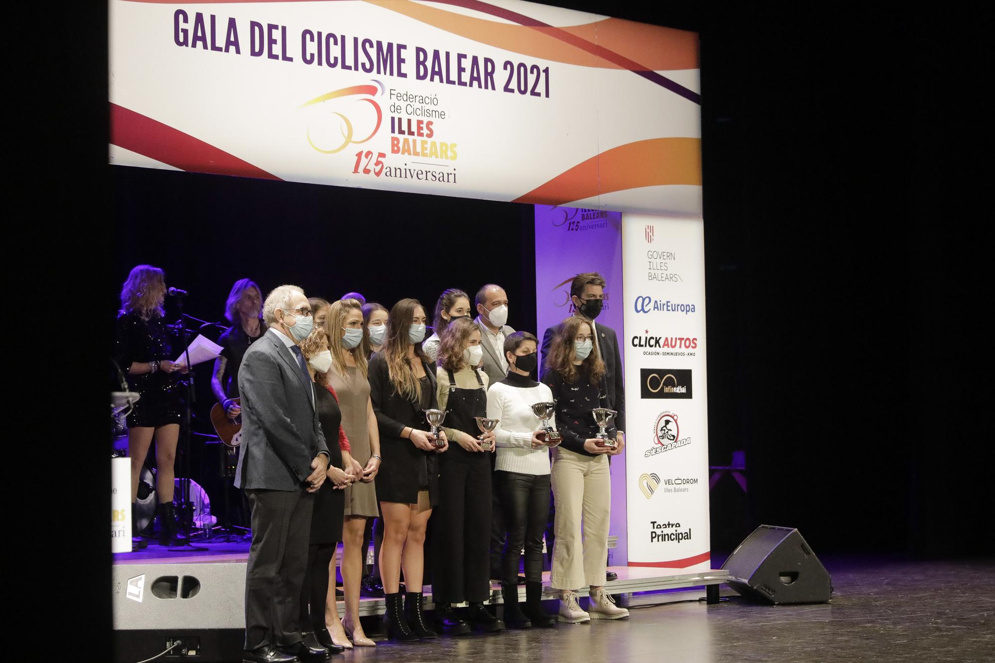 La Federación Balear de Ciclismo homenajea a sus campeones