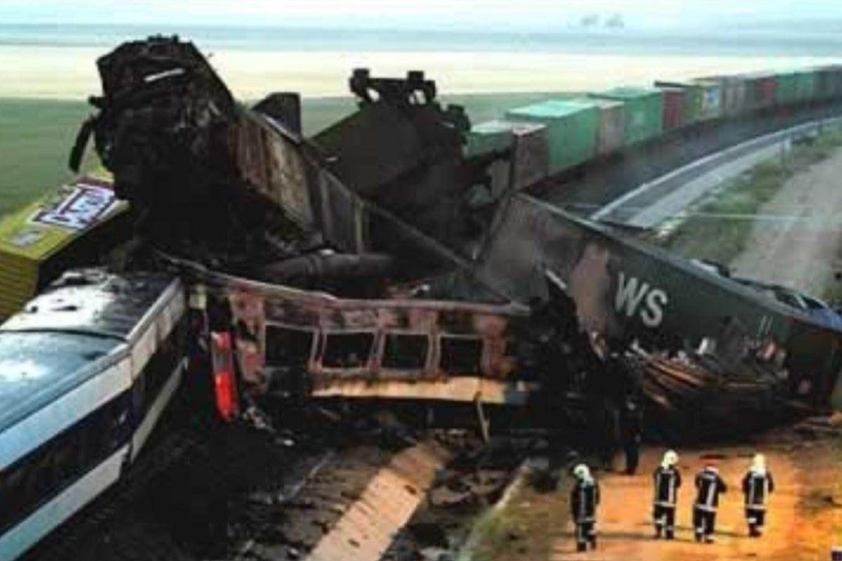 Diecinueve muertos y 38 heridos al colisionar frontalmente, en el término municipal de Chinchilla (Albacete)