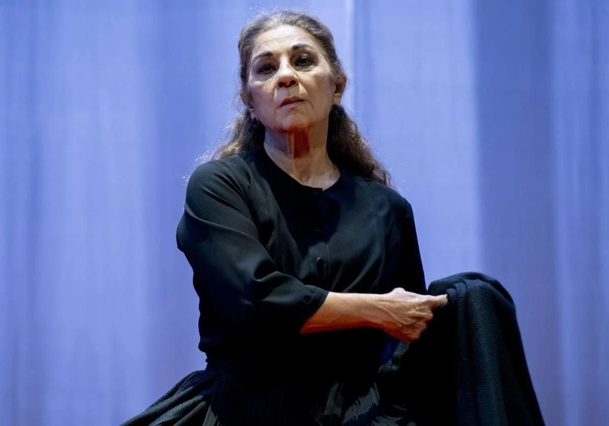 Lolita Flores, en un momento de la representación de 'Poncia'.