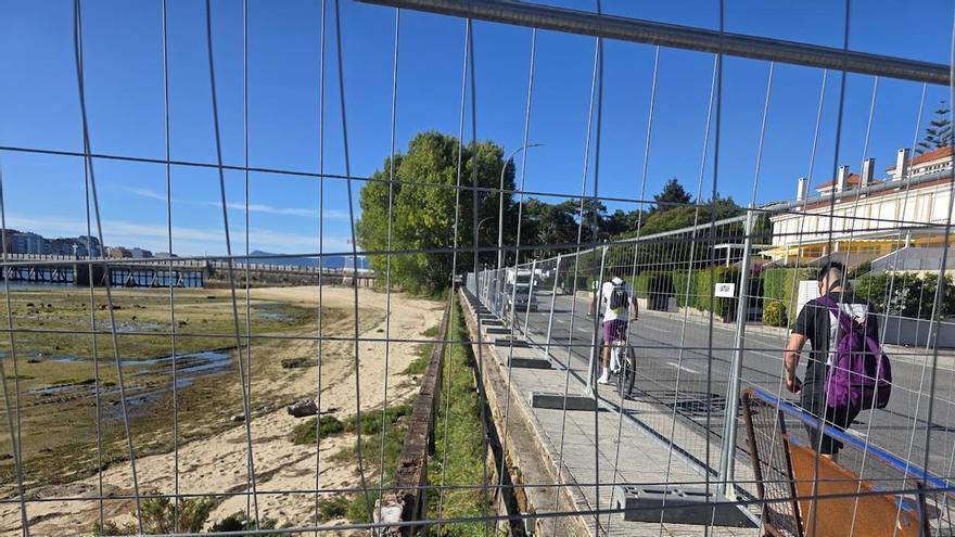 La reposición del paseo de madera de A Toxa está bloqueada