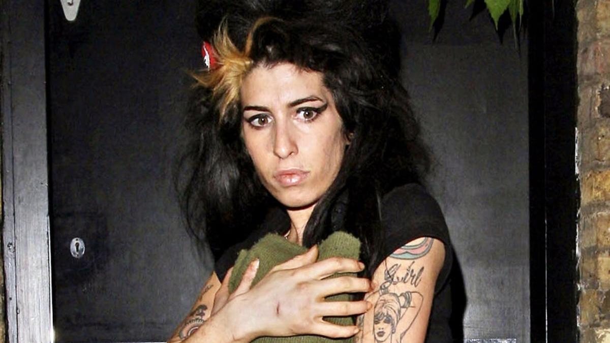Ingresan de urgencia a Amy Winehouse